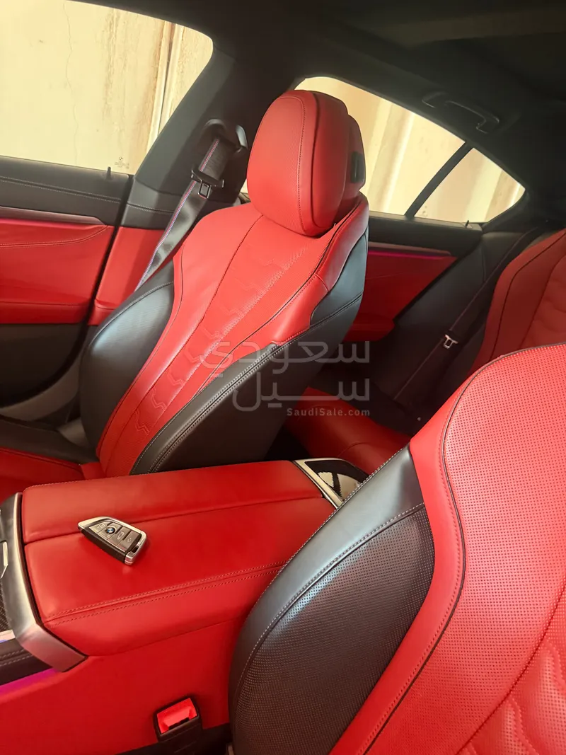 2024 بي ام دبليو الفئة الثامنة 840 إم