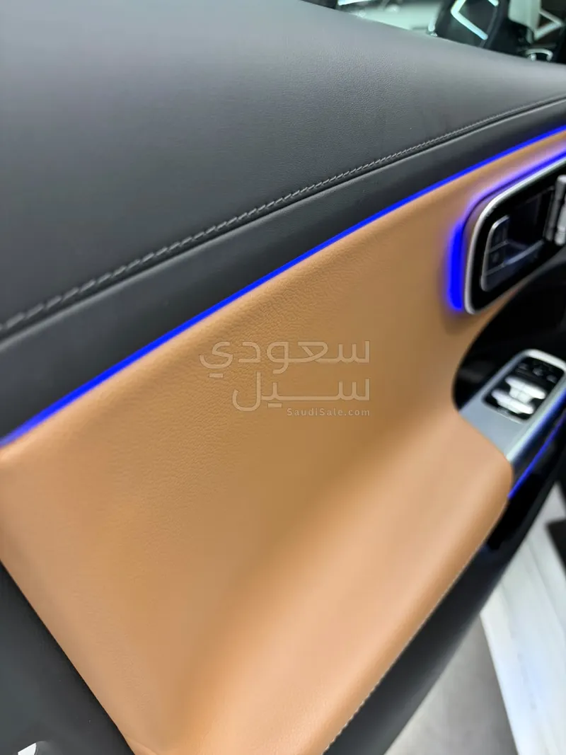 2025 مرسيدس - بنز إي 200