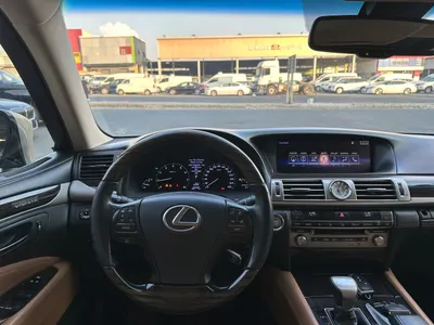 2015 لكزس إل إس 400