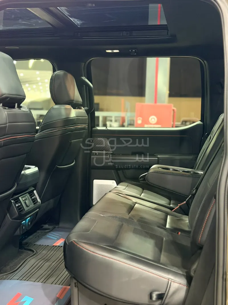 2025 فورد اف 150 رابتور