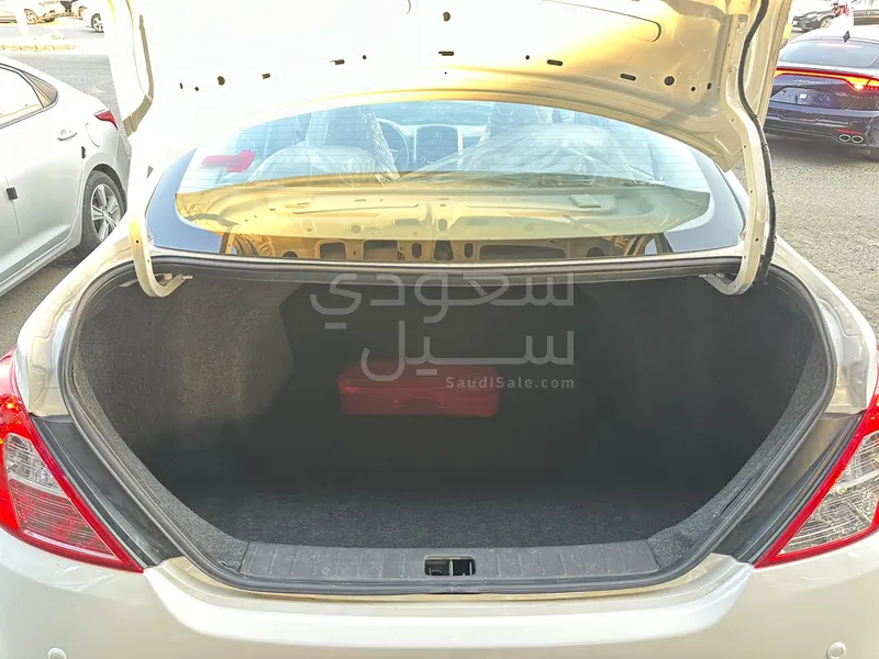 2024 نيسان صني