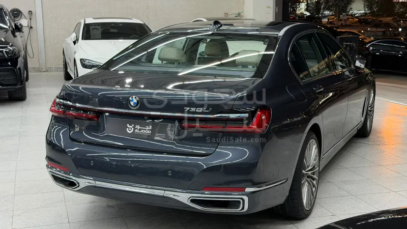 2020 بي ام دبليو الفئة السابعة 730 إل أي