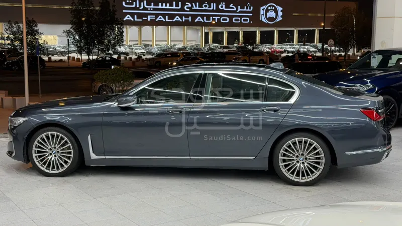 2020 بي ام دبليو الفئة السابعة 730 إل أي
