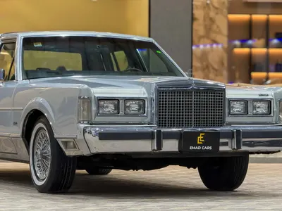 1987 لنكولن تاون كار
