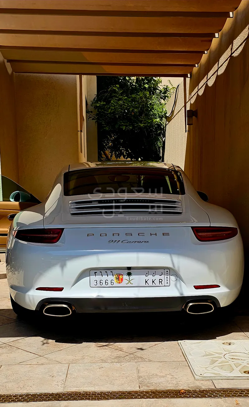 2015 بورش 911 كاريرا