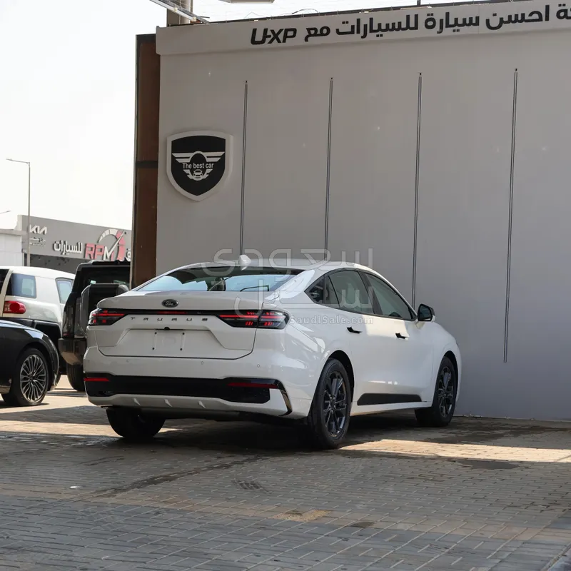 2026 فورد توروس امبيانتي
