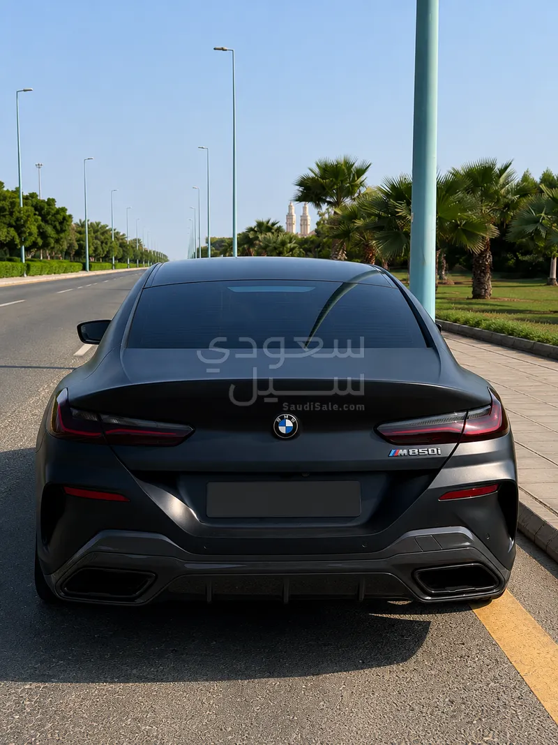 2021 بي ام دبليو الفئة الثامنة إم 850 أي