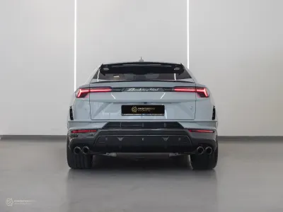 2023 لمبرجيني اوروس بيرفورمانتي