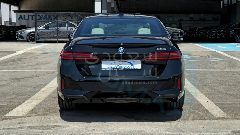 2027 بي ام دبليو الفئة الخامسة 520 أي
