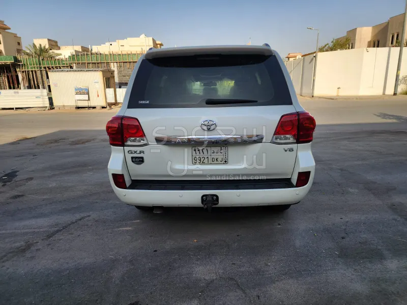 2015 تويوتا لاند كروزر جي اكس ار
