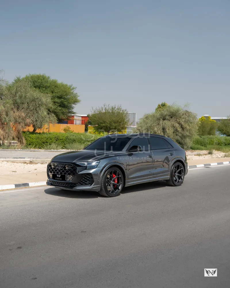 2025 اودي كيو 8 أر إس