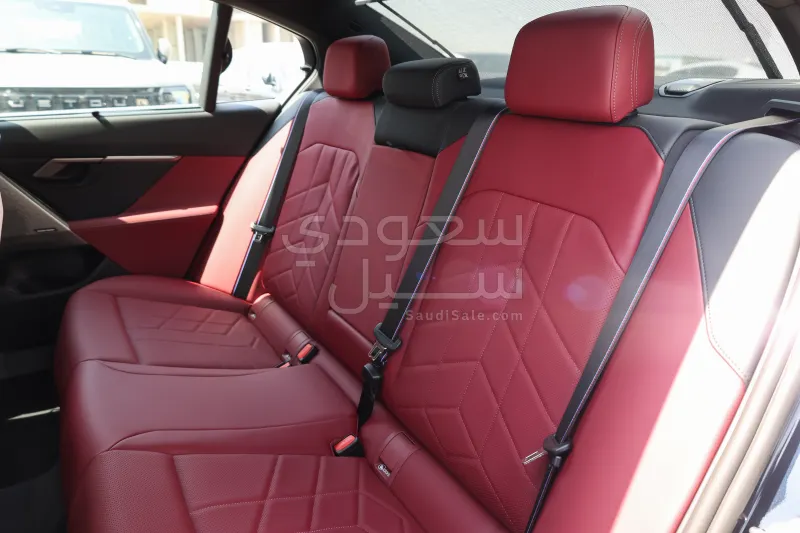 2027 بي ام دبليو الفئة الخامسة 520 أي