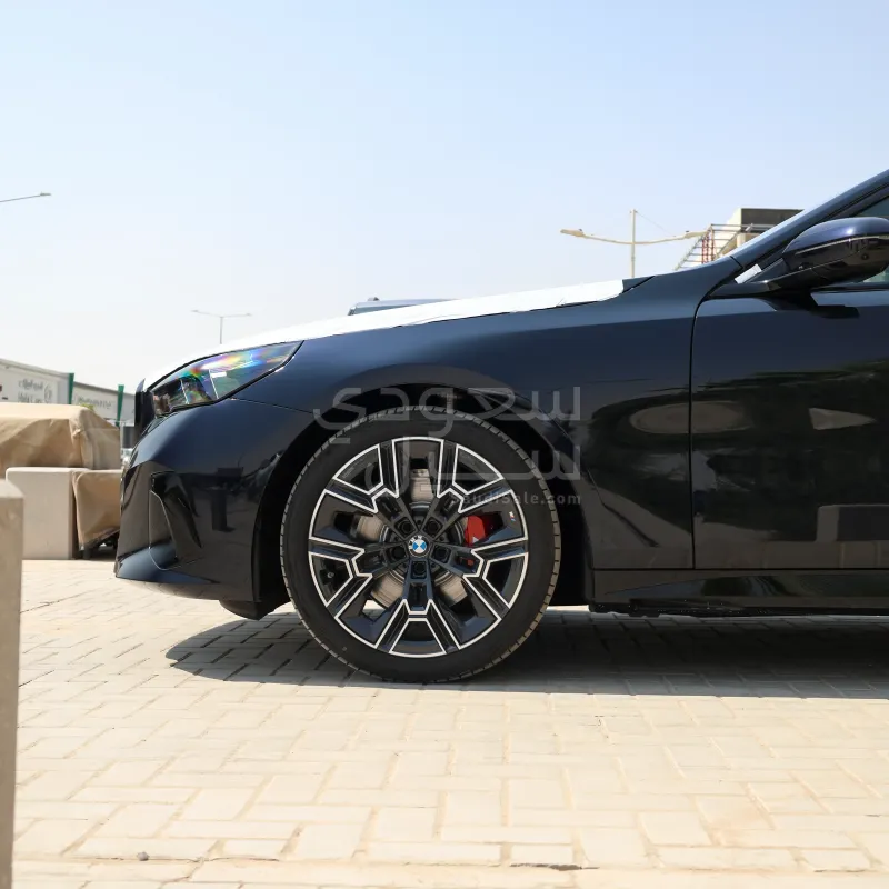 2027 بي ام دبليو الفئة الخامسة 520 أي