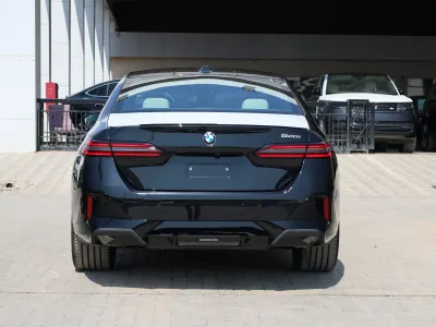 2027 بي ام دبليو الفئة الخامسة 520 أي