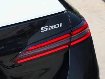 2027 بي ام دبليو الفئة الخامسة 520 أي