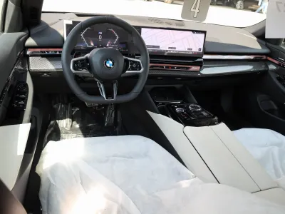 2027 بي ام دبليو الفئة الخامسة 520 أي