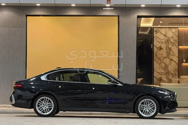 2026 بي ام دبليو الفئة الخامسة 520 أي