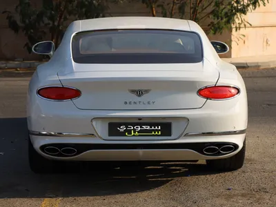 2023 بنتلي جي تي في 8