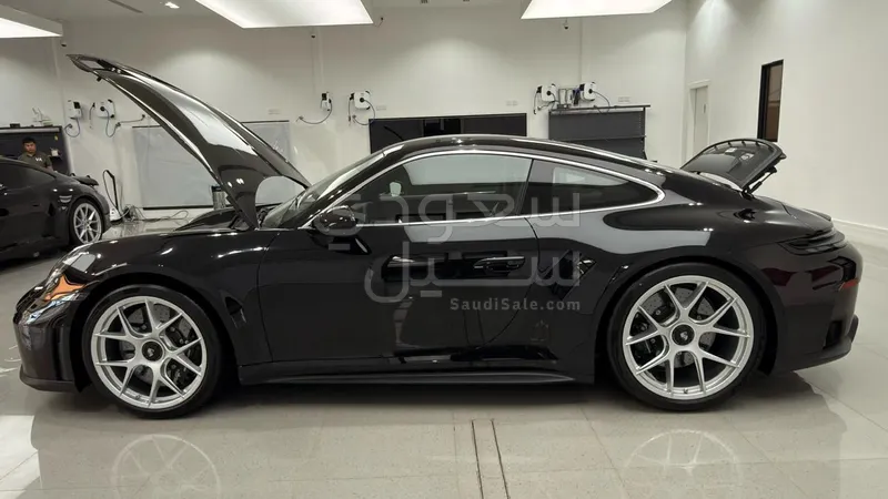2025 بورش 911 جي تي 3 تورينغ