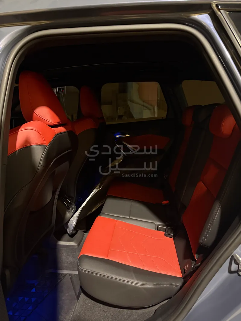 2023 بي ام دبليو الفئة اكس 1
