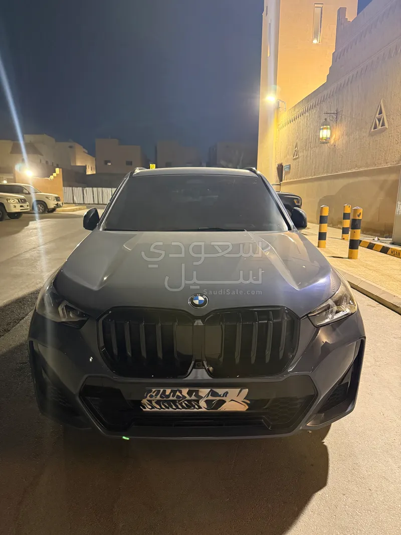2023 بي ام دبليو الفئة اكس 1