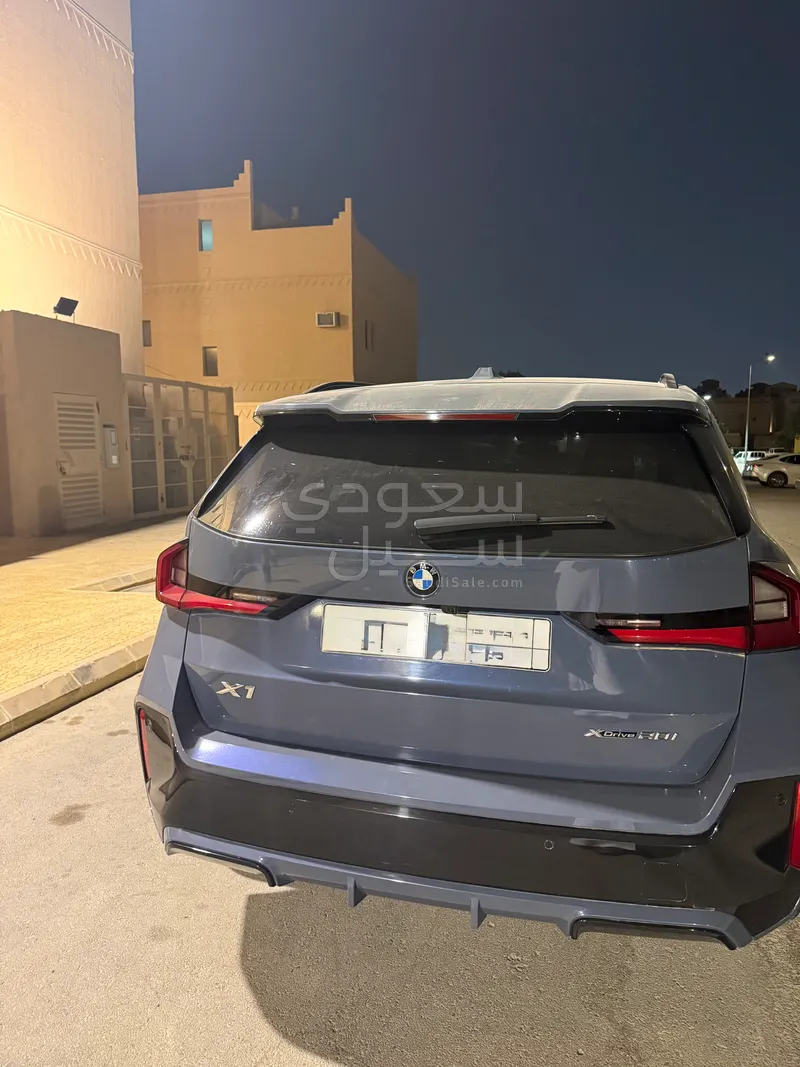 2023 بي ام دبليو الفئة اكس 1