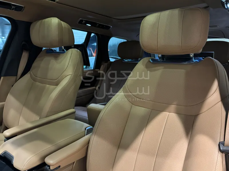2026 لاند روفر رينج روفر فوج اوتوبيوغرافي