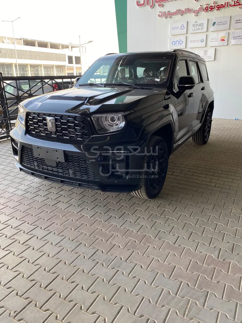 2027 تانك 700