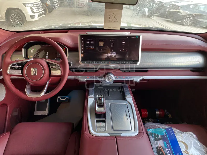 2027 تانك 700