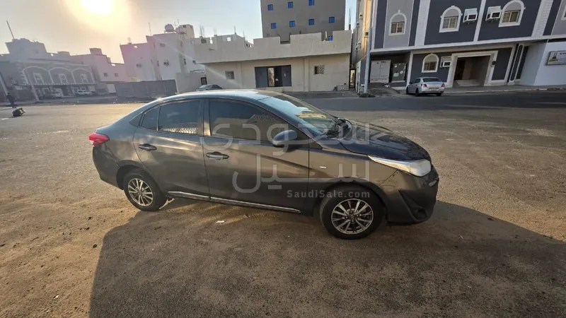 2019 تويوتا ياريس واي بلس