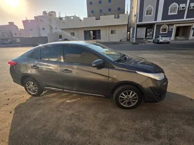 2019 تويوتا ياريس واي بلس