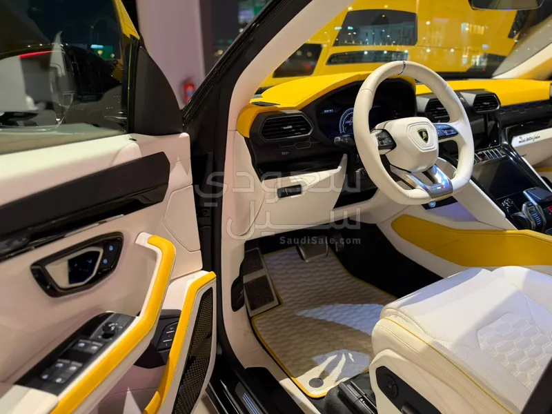 2022 لمبرجيني اوروس
