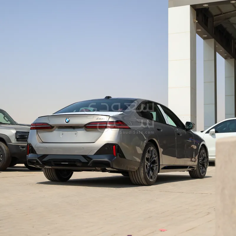 2027 بي ام دبليو الفئة الخامسة 520 أي