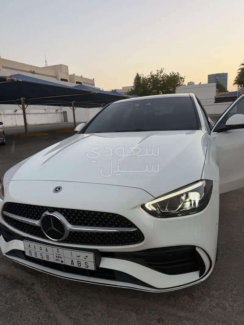 2025 مرسيدس - بنز سي 200