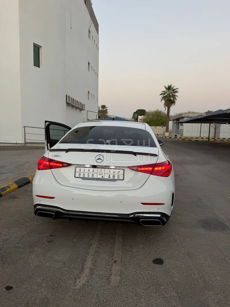 2025 مرسيدس - بنز سي 200