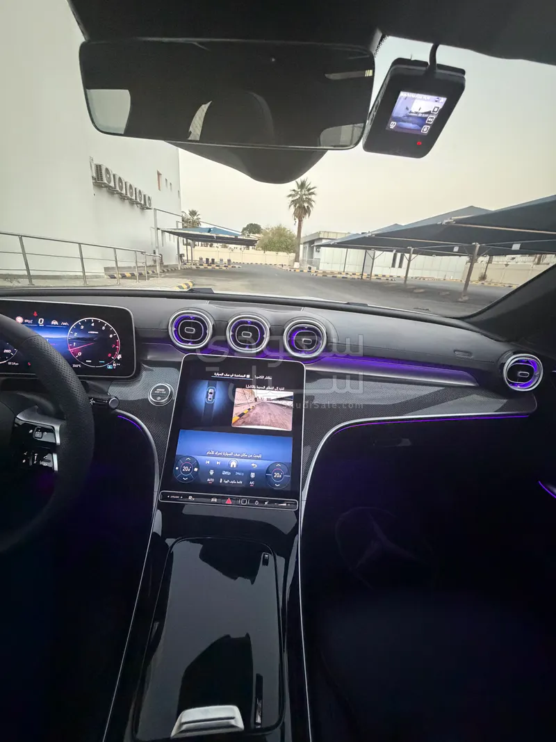 2025 مرسيدس - بنز سي 200