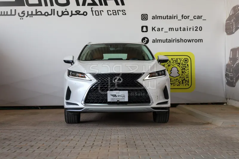2022 لكزس أر إكس 350