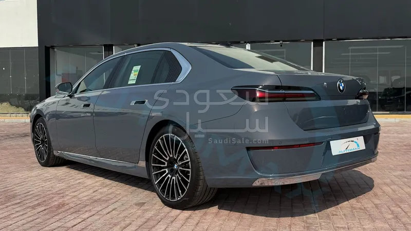 2026 بي ام دبليو الفئة السابعة 740أي