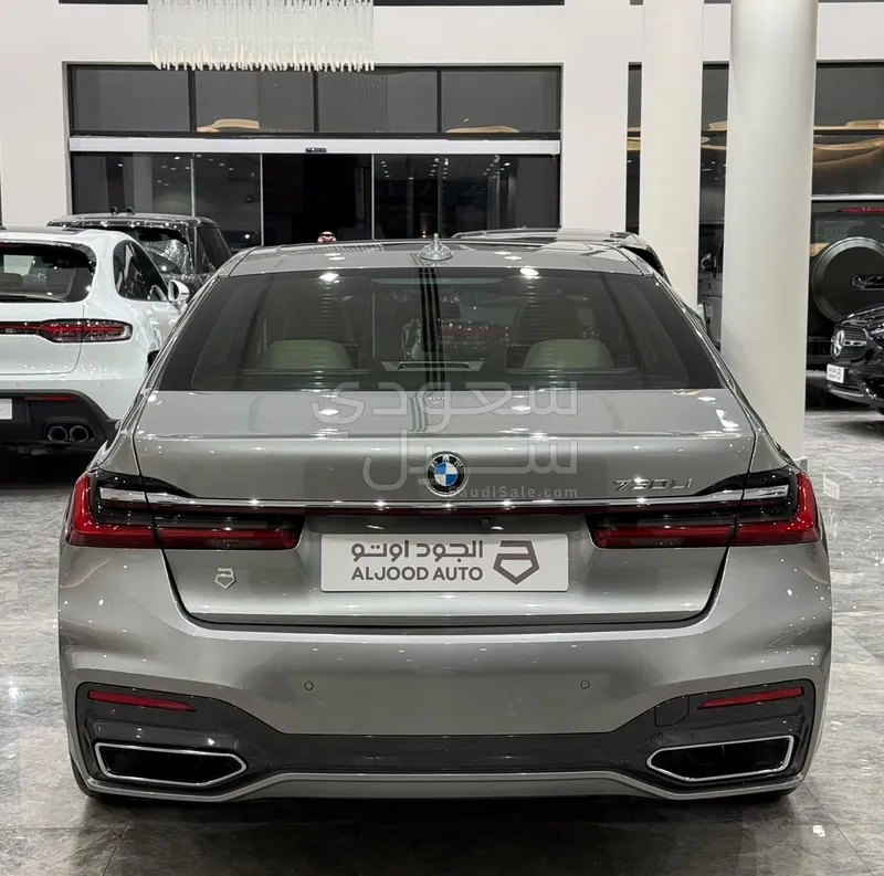 2020 بي ام دبليو الفئة السابعة 730 إل أي