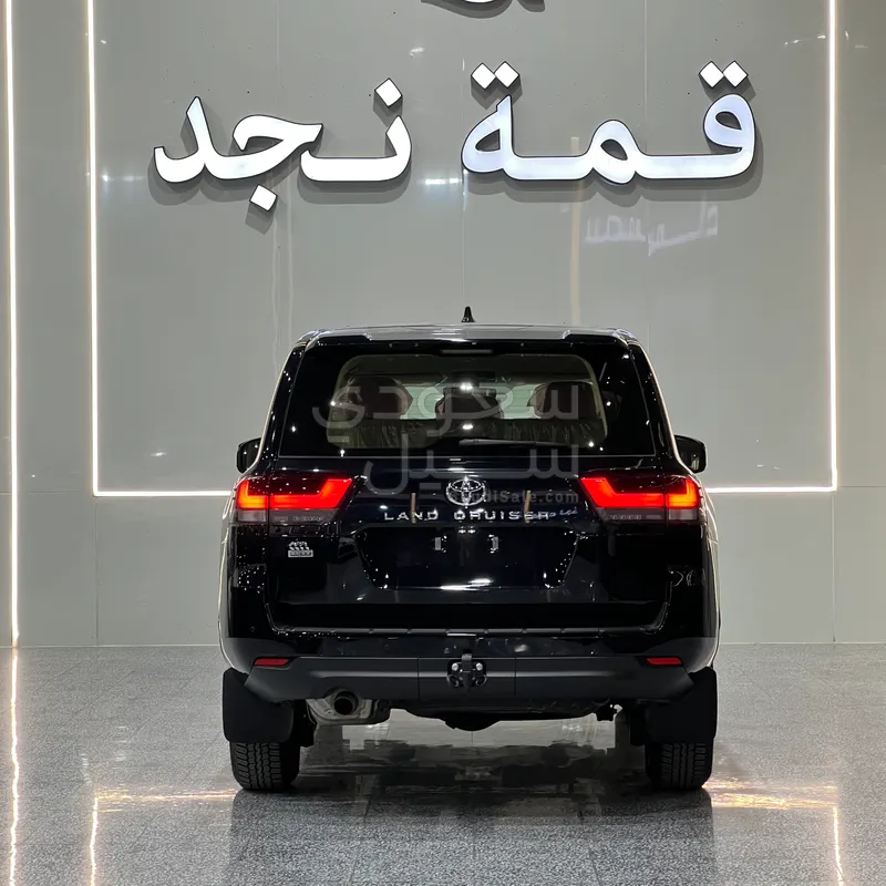 2026 تويوتا لاند كروزر جي اكس ار