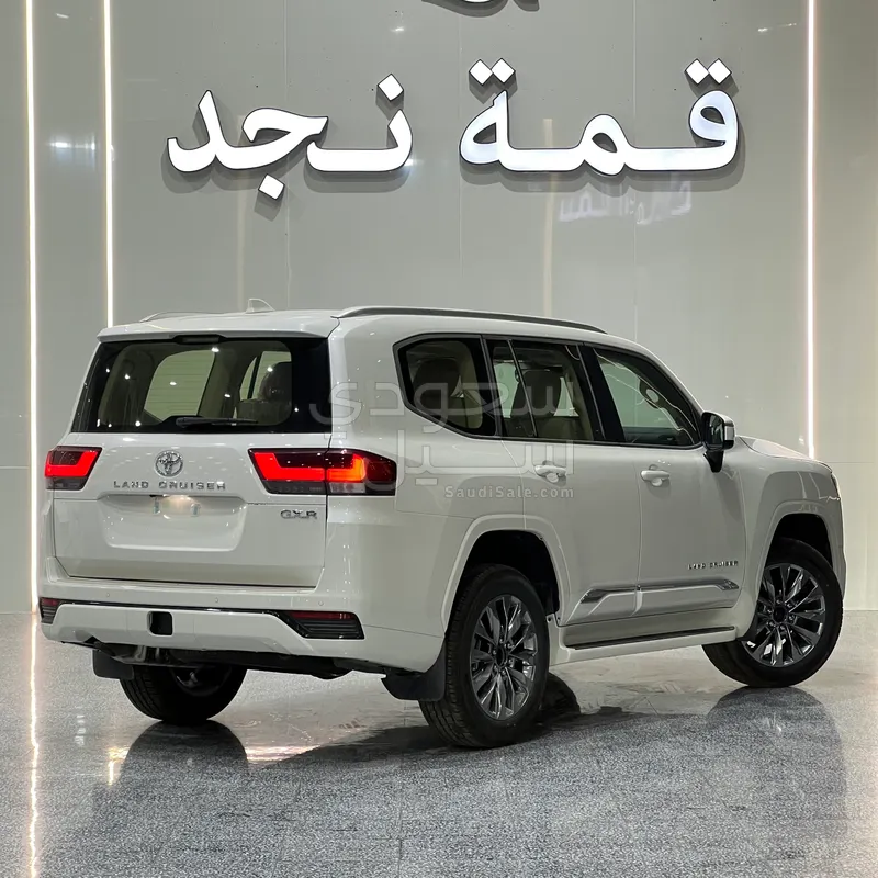 2026 تويوتا لاند كروزر جي اكس ار4
