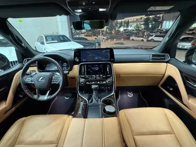 2025 لكزس إل إكس 600 BB