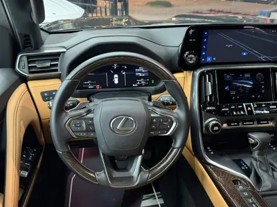 2025 لكزس إل إكس 600 BB