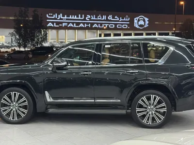 2025 لكزس إل إكس 600 BB