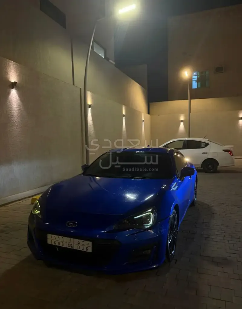2016 سوبارو بي ار زد