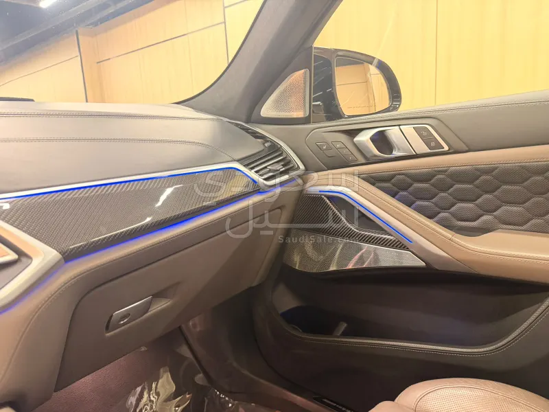 2021 بي ام دبليو الفئة اكس 6 إم كومبيتيشن