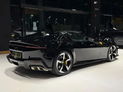2026 فيراري 12 سيليندر
