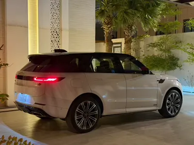2023 لاند روفر رينج روفر سبورت اوتوبيوجرافي