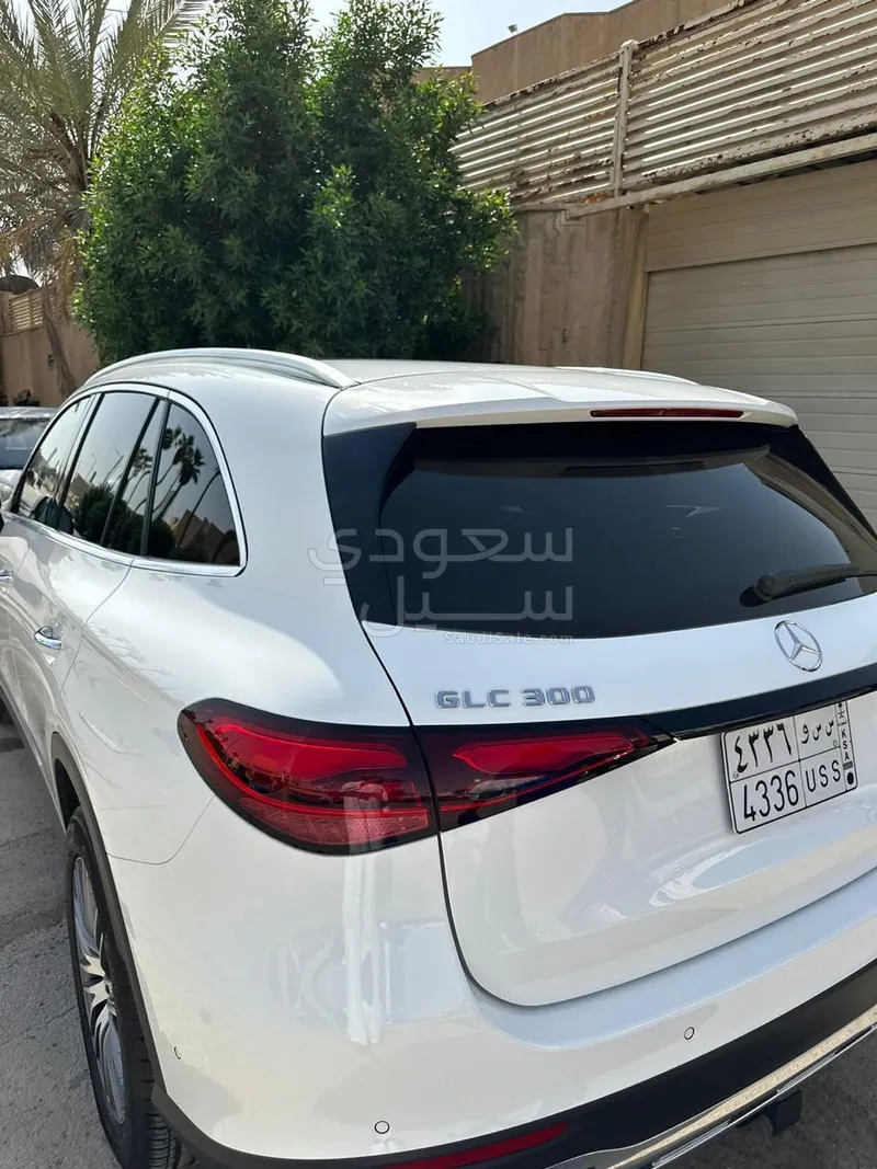2025 مرسيدس - بنز جي إل سي 300