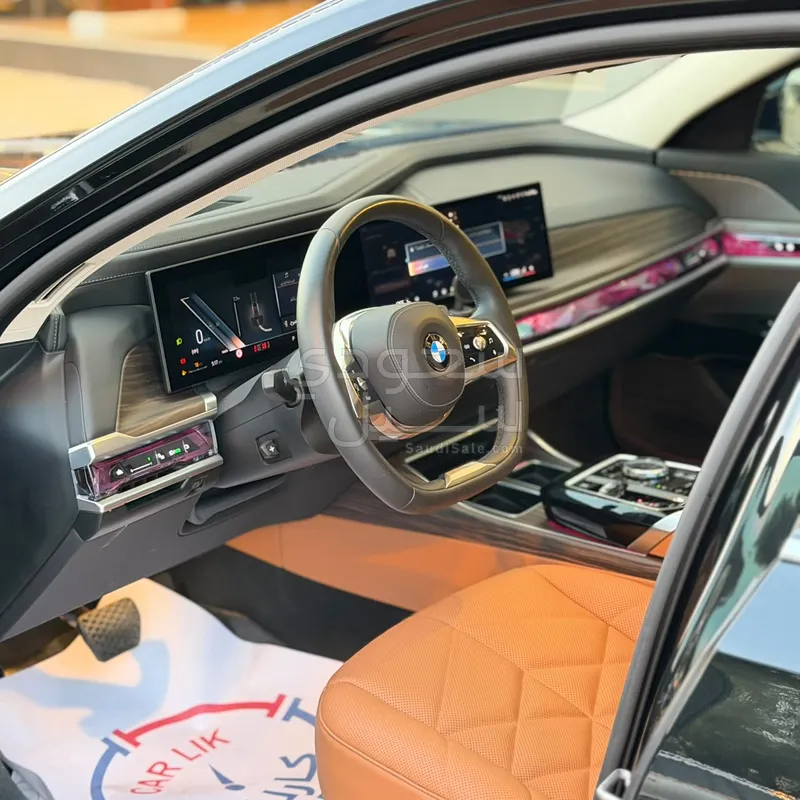 2026 بي ام دبليو الفئة السابعة 735 إل أي